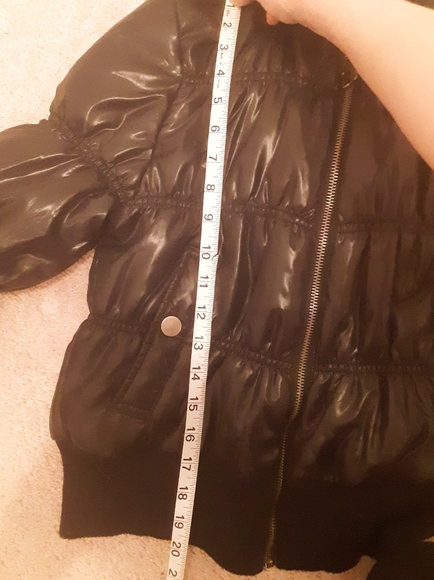 Short Hoodie Jacket - Picture 4 of 6